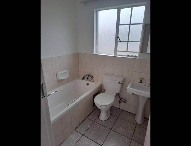 2 BEDROOM APARTMENT FOR SALE IN GLEN MARAIS
